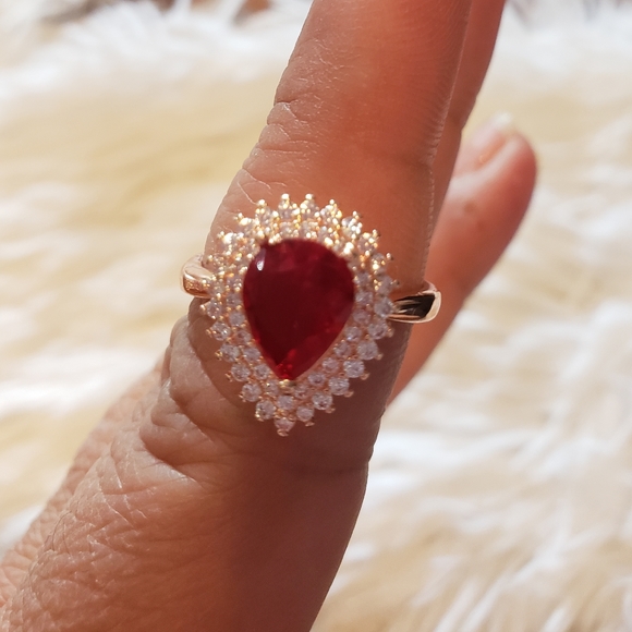 Tear Drop Cubic Zirconia Rose Gold Ring - Picture 3 of 6